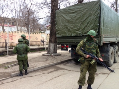 Unmarked soldiers in Crimea