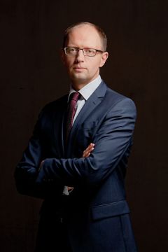 Arsenyi Yatsenyuk